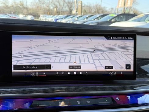 Used 2024 BMW 740i xDrive image 19