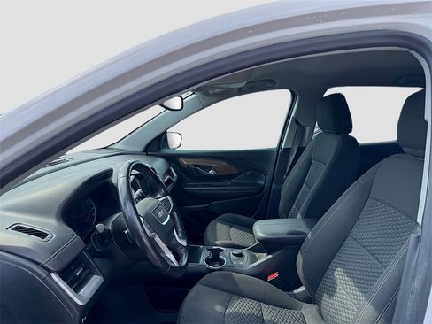 Used 2018 GMC Terrain SLE w/ Driver Convenience Package image 7