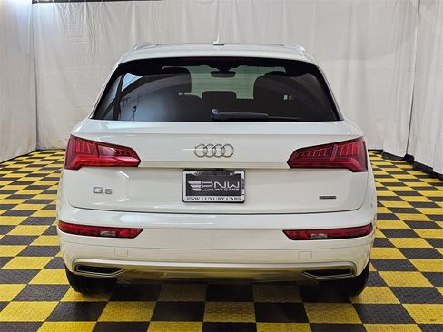 Used 2019 Audi Q5 2.0T Premium w/ Convenience Package image 4