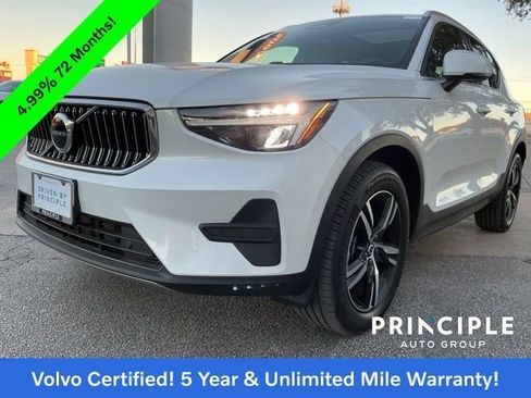 Certified 2025 Volvo XC40 B5 Core image 5