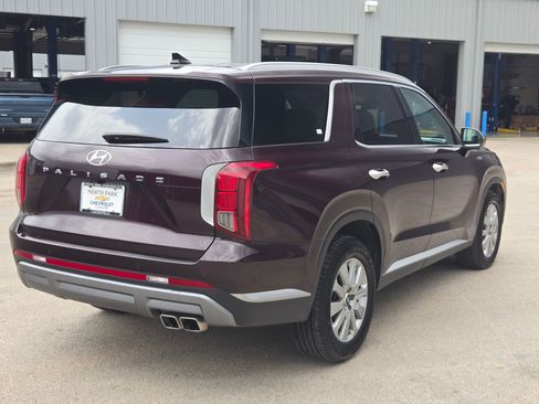 Used 2024 Hyundai Palisade SEL FWD image 3