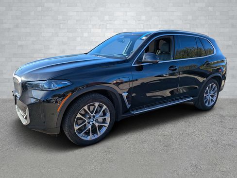 Used 2025 BMW X5 xDrive50e image 9