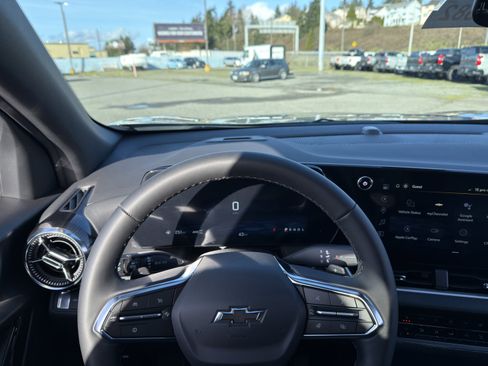 New 2026 Chevrolet Equinox LT w/ Convenience Package II image 13