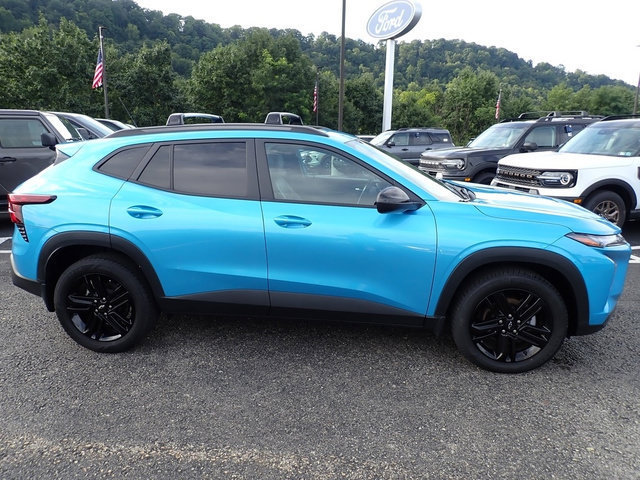 Used 2025 Chevrolet Trax ACTIV w/ Sunroof Package FWD image 9