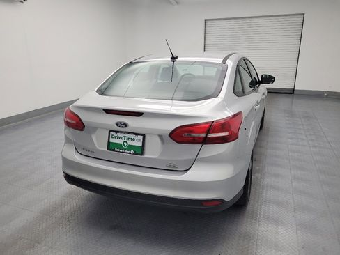 Used 2017 Ford Focus SE FWD image 7