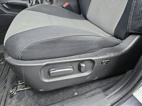 Used 2023 Toyota Tacoma TRD Off-Road w/ Technology Package image 15