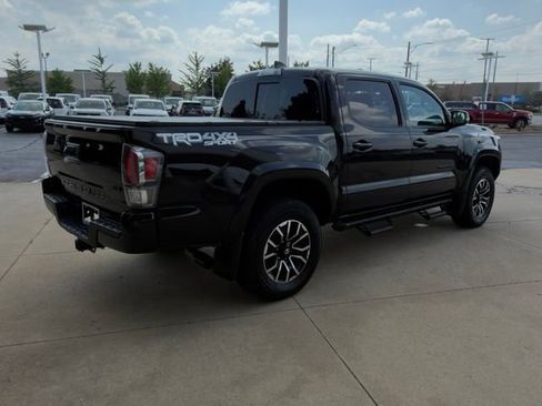 Used 2023 Toyota Tacoma TRD Sport AWD/4WD image 5