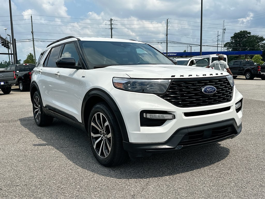 Used 2023 Ford Explorer ST-Line w/ Class IV Trailer Tow Package RWD image 2