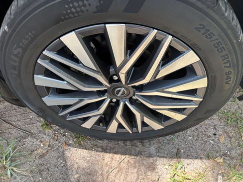 Used 2025 Nissan Altima 2.5 SV FWD image 31