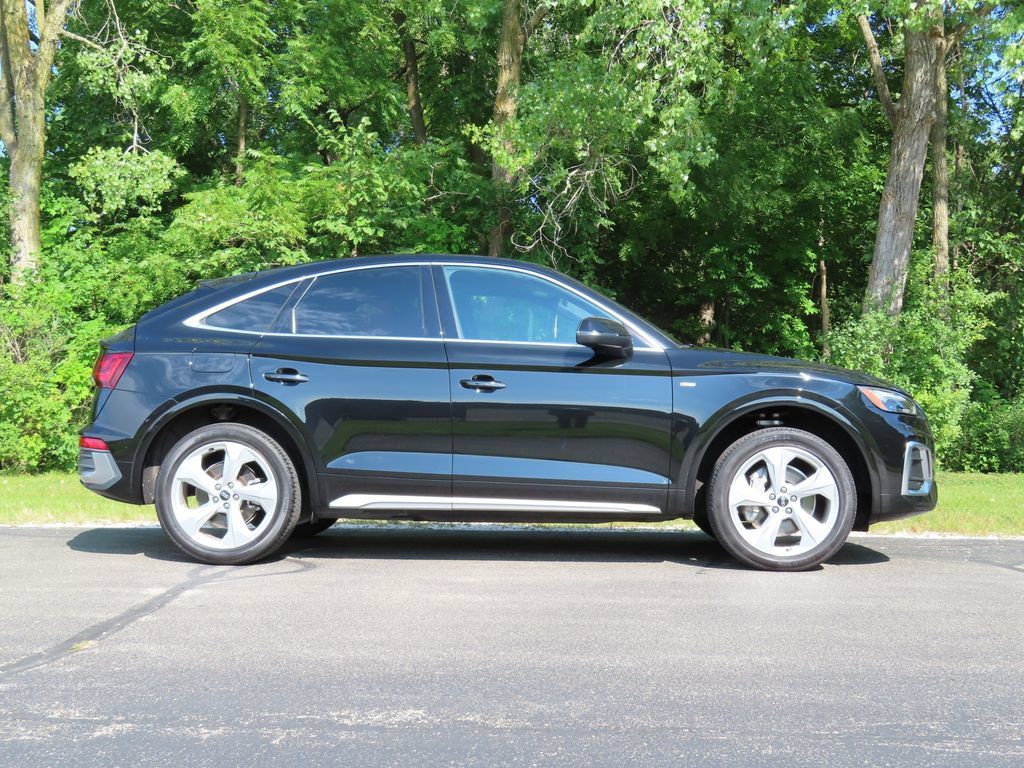 Used 2023 Audi Q5 2.0T Premium Plus w/ Premium Plus Package AWD/4WD image 2