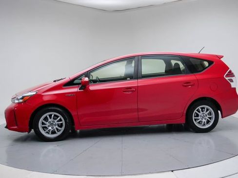 Used 2016 Toyota Prius V Two FWD image 6