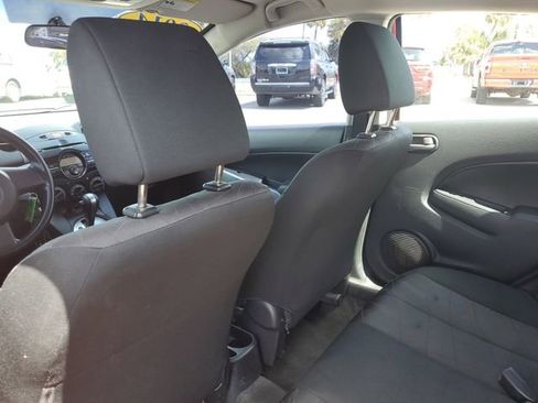 Used 2014 MAZDA MAZDA2 Sport image 11