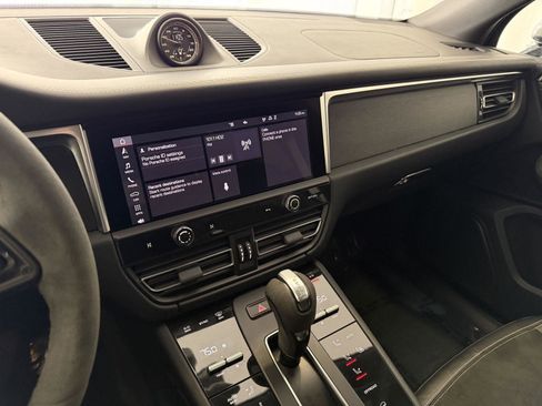 Certified 2023 Porsche Macan GTS image 28