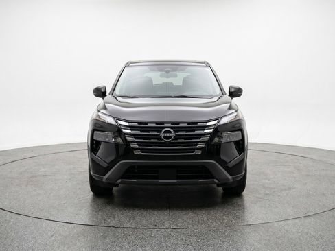 Used 2025 Nissan Rogue SV AWD/4WD image 2