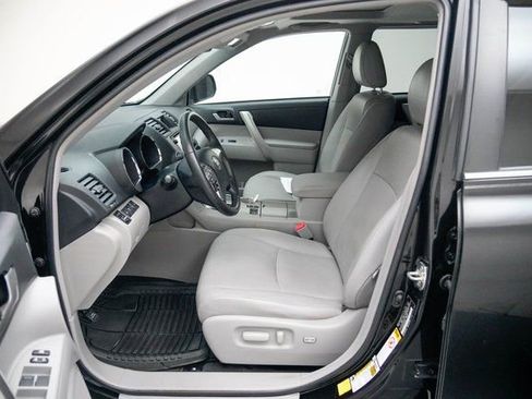 Used 2013 Toyota Highlander SE image 15