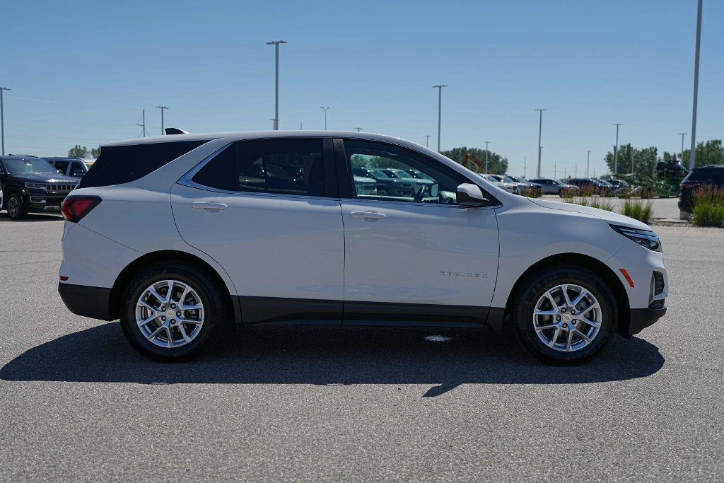 Used 2024 Chevrolet Equinox LT AWD/4WD image 6