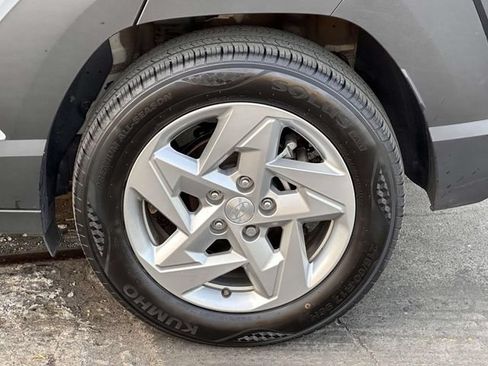 Used 2024 Hyundai Kona SE FWD image 14