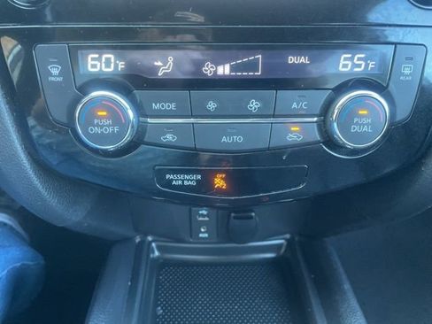 Used 2014 Nissan Rogue SL w/ SL Premium Package image 40