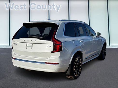 New 2026 Volvo XC90 B5 Core image 3