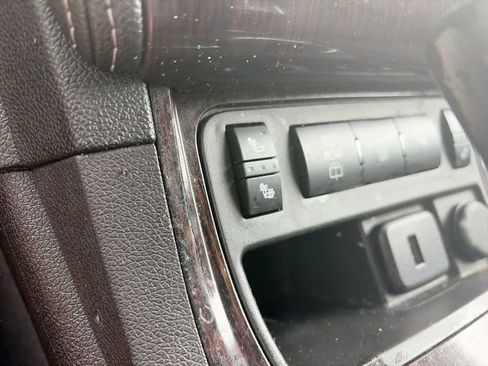 Used 2017 Chevrolet Traverse LT w/ Style and Technology Package FWD image 20