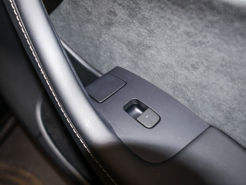 Used 2023 Tesla Model Y Performance image 54