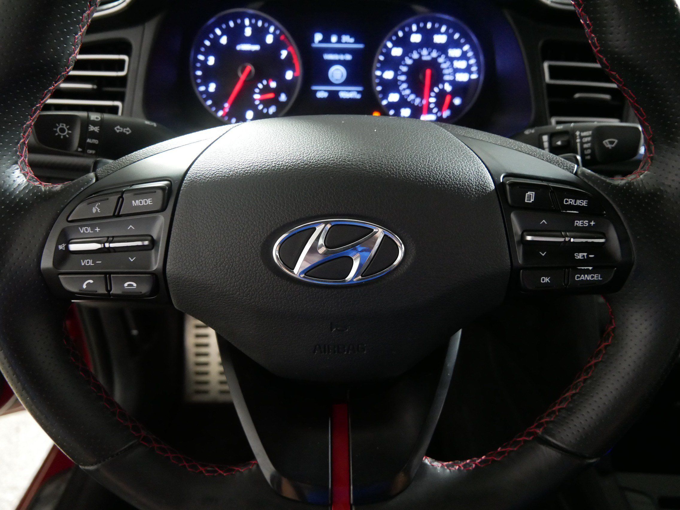 Used 2019 Hyundai Elantra Sport w/ Premium Package 03 FWD image 25