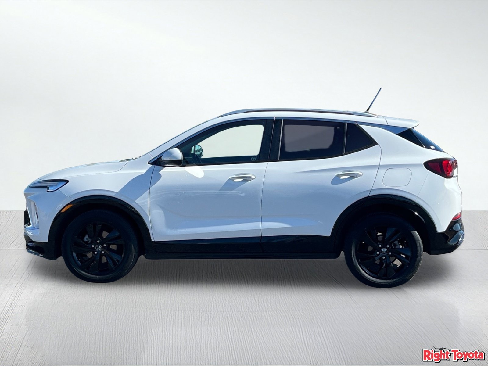 Used 2024 Buick Encore GX Sport Touring FWD image 3