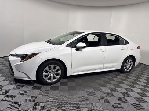 Used 2024 Toyota Corolla LE image 12