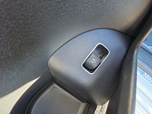 Used 2024 Mercedes-Benz GLE 450 4MATIC image 13