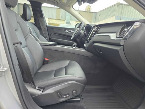 Certified 2024 Volvo XC60 B5 Core w/ Protection Package Premier AWD/4WD image 10
