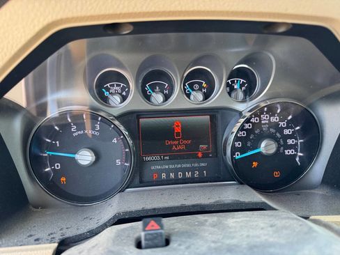 Used 2012 Ford F250 Lariat w/ Lariat Interior Pkg AWD/4WD image 14