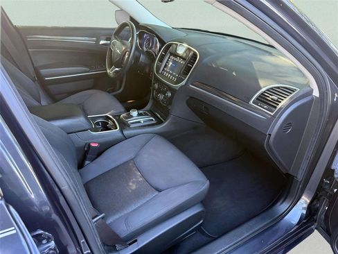 Used 2019 Chrysler 300 Touring w/ Sport Appearance Package RWD image 17