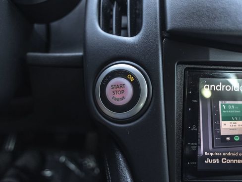 Used 2020 Nissan 370Z Coupe RWD image 15