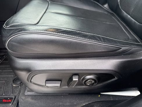 Used 2022 Jeep Grand Cherokee Overland image 12