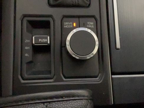 Certified 2024 Toyota Sequoia Platinum AWD/4WD image 15
