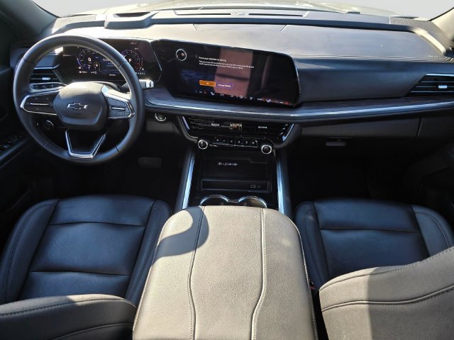 Used 2025 Chevrolet Suburban Z71 AWD/4WD image 21
