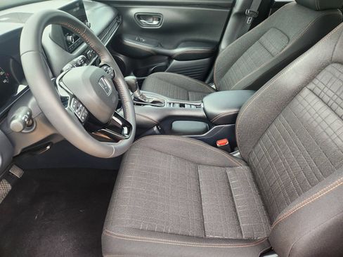 Used 2025 Honda HR-V Sport image 16
