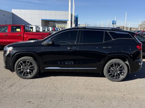 Used 2023 GMC Terrain Denali w/ Black Diamond Edition image 8