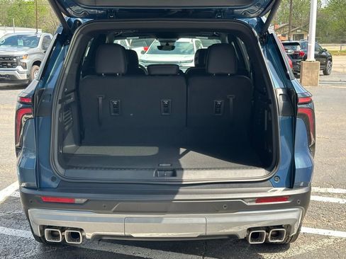 New 2026 Chevrolet Traverse LT image 8