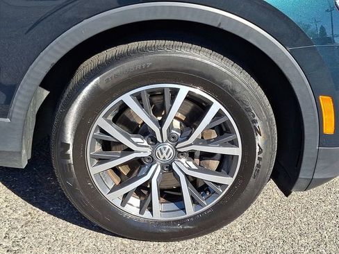 Used 2018 Volkswagen Tiguan SE w/ 3rd Row Seat Package image 8