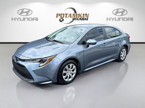Used 2026 Toyota Corolla LE FWD image 1