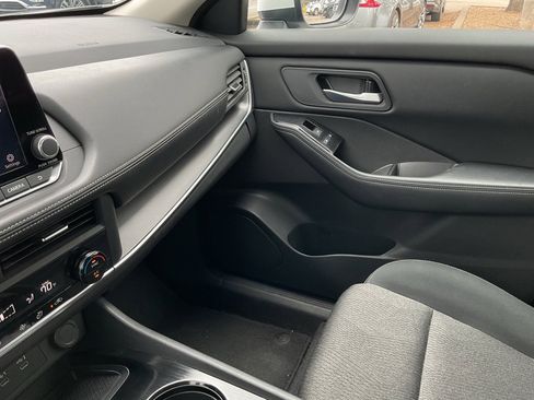 Used 2025 Nissan Rogue SV image 35