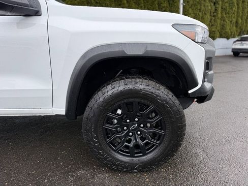 Used 2024 Chevrolet Colorado Trail Boss image 10