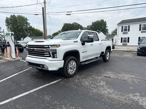 Used 2022 Chevrolet Silverado 2500 High Country w/ Safety Package II AWD/4WD image 13