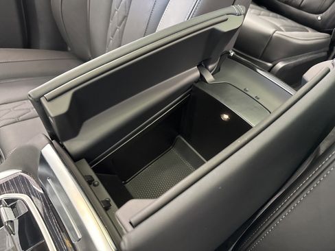 New 2025 BMW X7 M60i image 32