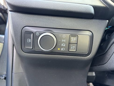 Used 2021 Ford Escape SE image 25