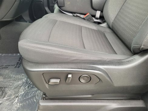 Used 2024 Chevrolet Silverado 2500 Custom w/ Custom Value Package image 17