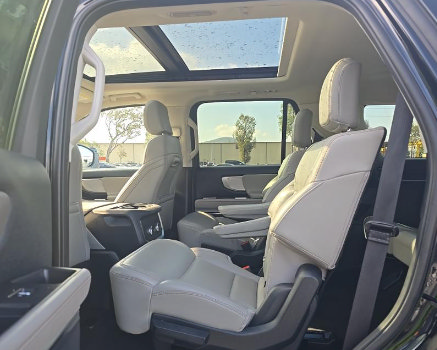 Used 2025 Ford Expedition Active AWD/4WD image 10