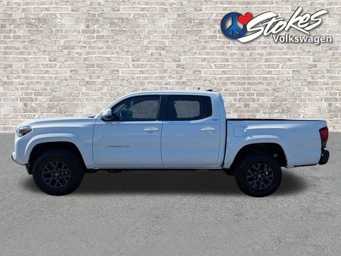 Used 2023 Toyota Tacoma SR5 w/ Technology Package AWD/4WD image 7