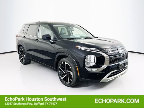 Used 2024 Mitsubishi Outlander SE image 1